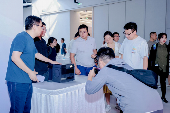 震撼发布！媒体品鉴会见证中国投影高光时刻pg模拟器当贝S7 Ultra Max(图1)